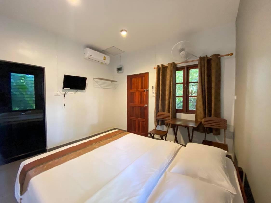 Coconut Bungalow Nai Yang Beach エクステリア 写真