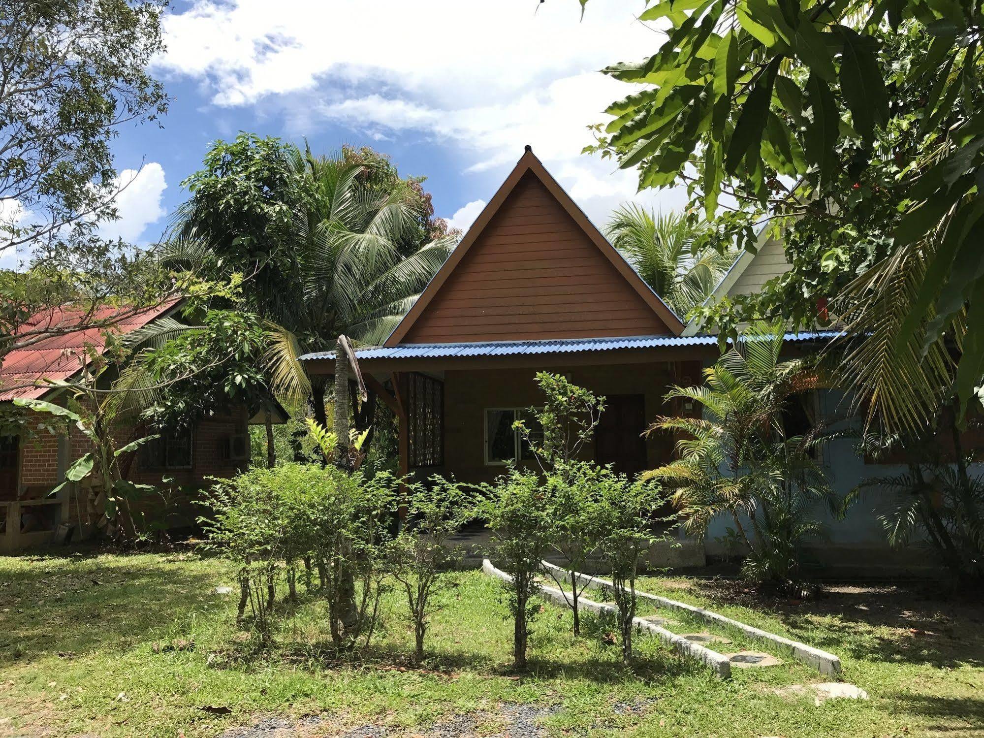 Coconut Bungalow Nai Yang Beach エクステリア 写真
