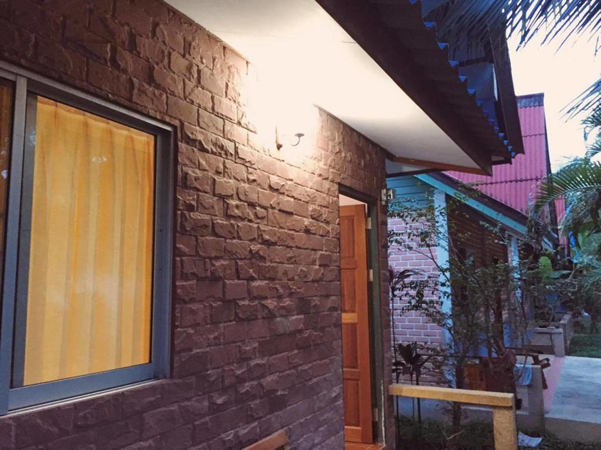 Coconut Bungalow Nai Yang Beach エクステリア 写真