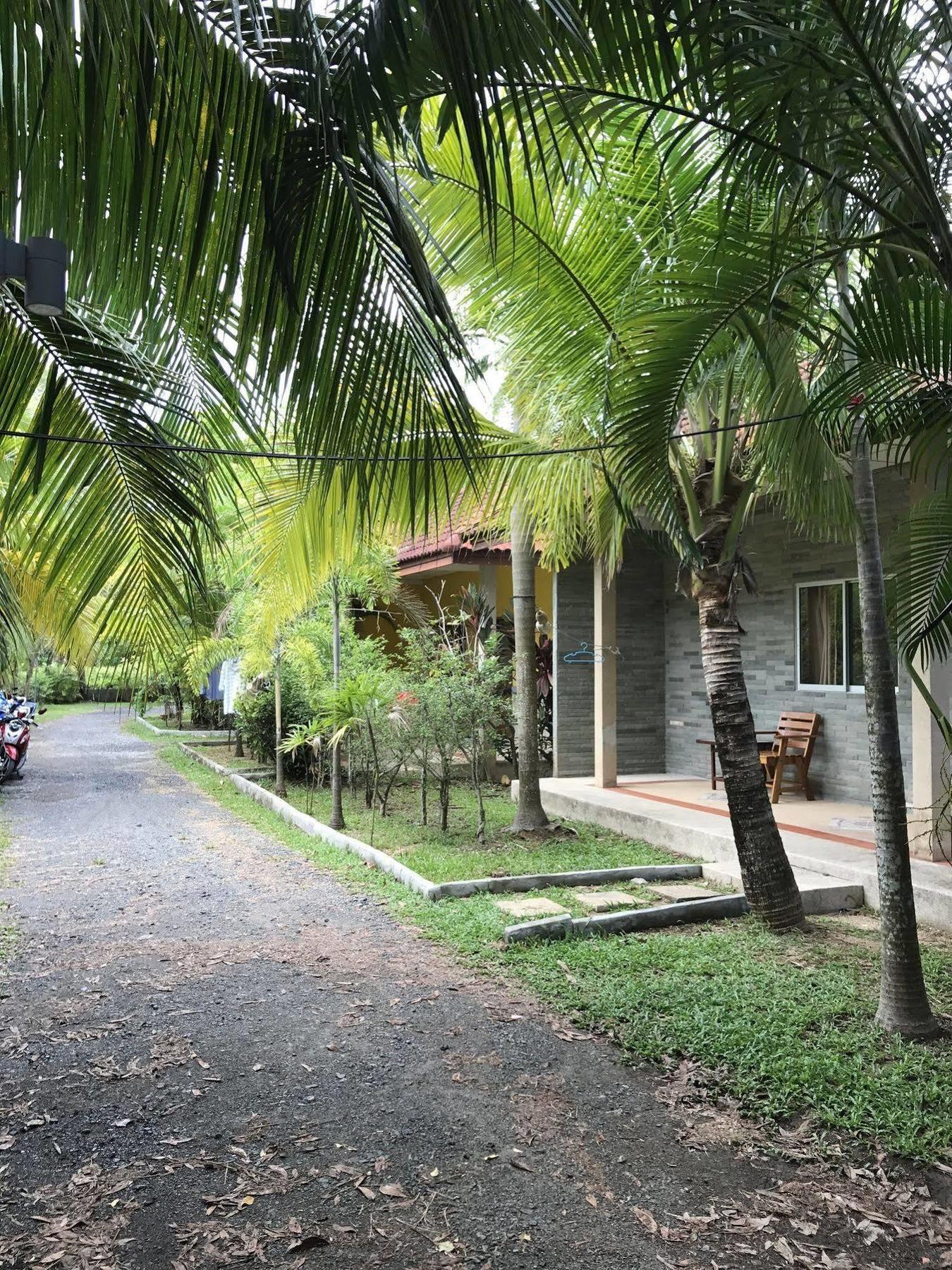 Coconut Bungalow Nai Yang Beach エクステリア 写真