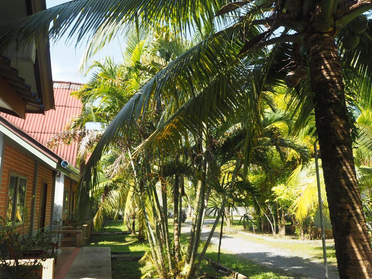 Coconut Bungalow Nai Yang Beach エクステリア 写真