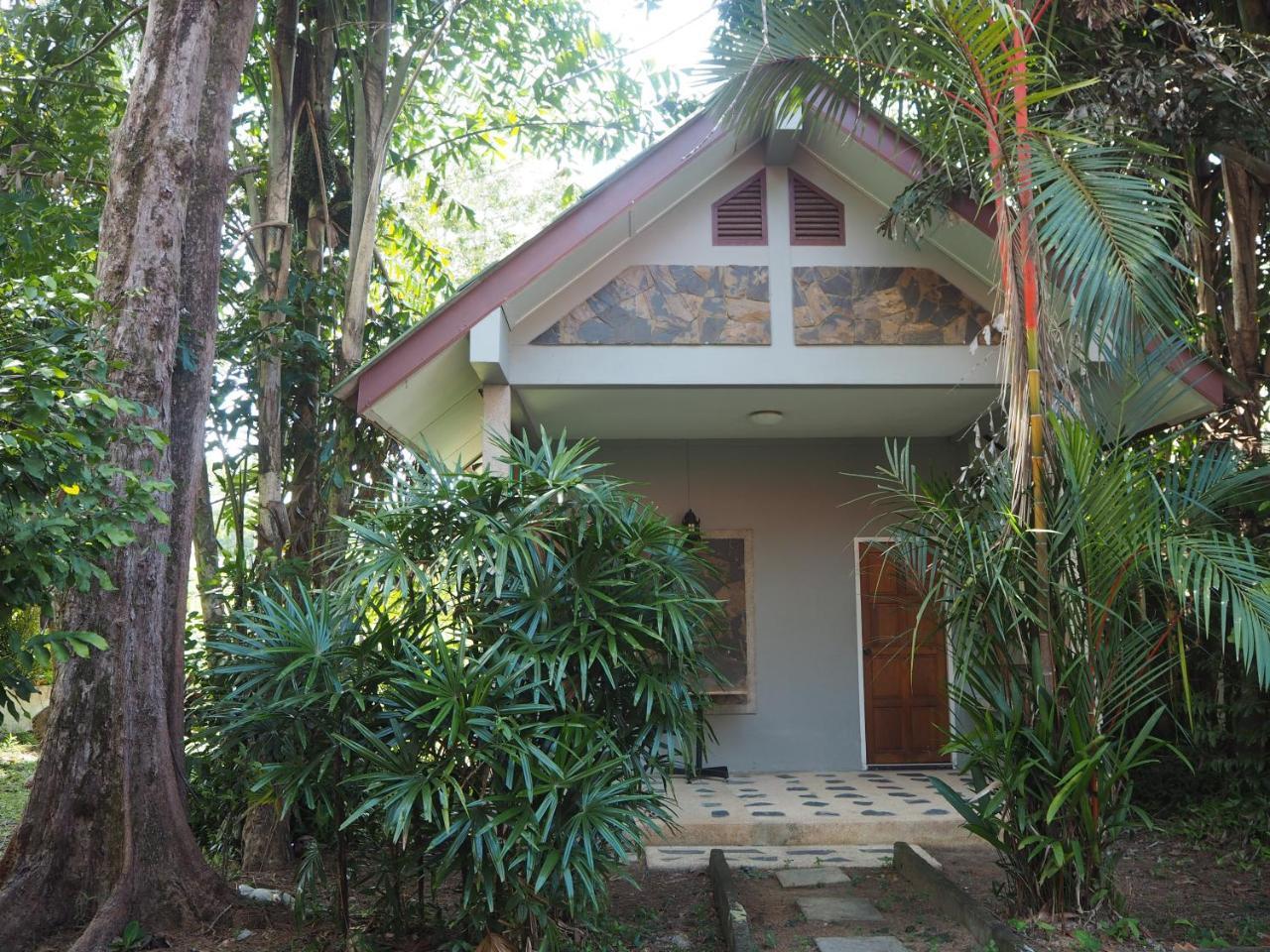 Coconut Bungalow Nai Yang Beach エクステリア 写真